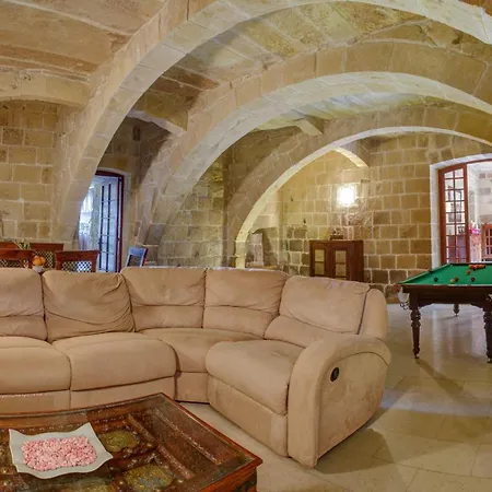 Veduta Farmhouse With Private Pool بيت للعطل Għarb