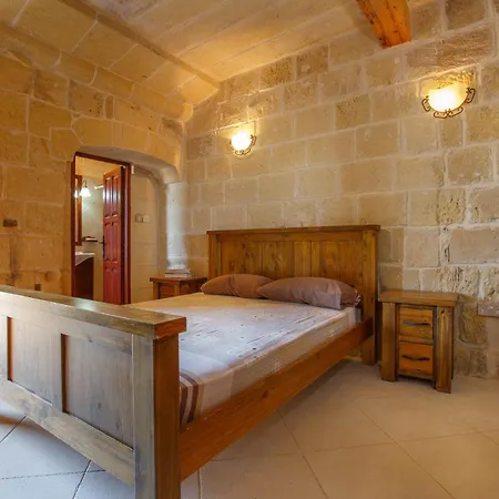Veduta Farmhouse With Private Pool Għarb