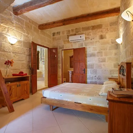 بيت للعطل Veduta Farmhouse With Private Pool