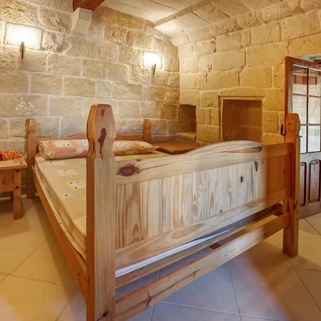 Veduta Farmhouse With Private Pool بيت للعطل Għarb