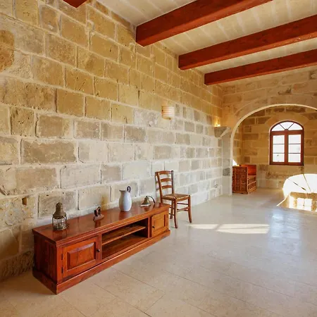 Veduta Farmhouse With Private Pool Għarb