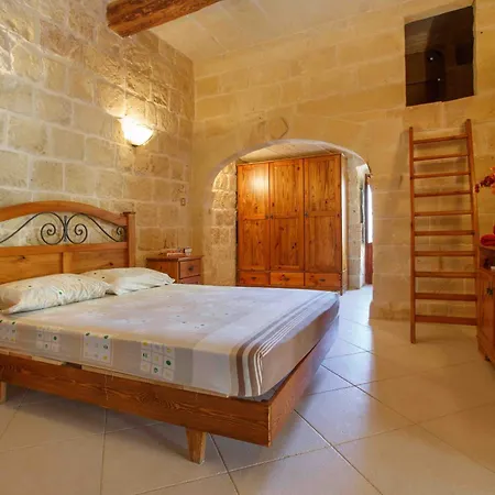 Veduta Farmhouse With Private Pool بيت للعطل